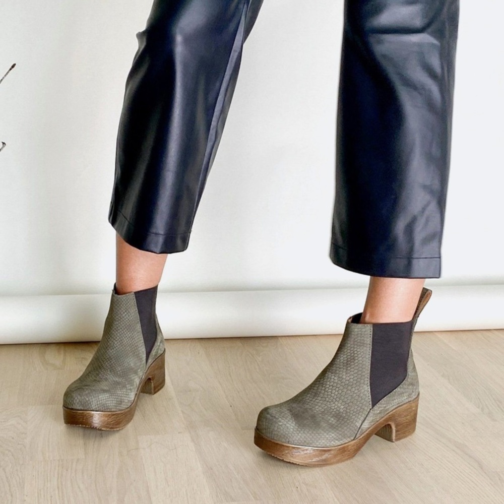 NWT Calou Saga Boot in Smog Nubuck. Size 38. Brand new in box.